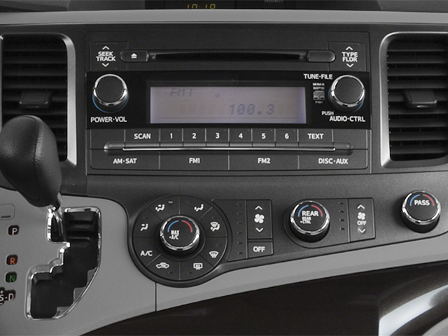 2014 Toyota Sienna LE 8 Passenger