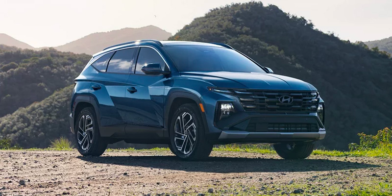 Hyundai Tuscon standing in mountians