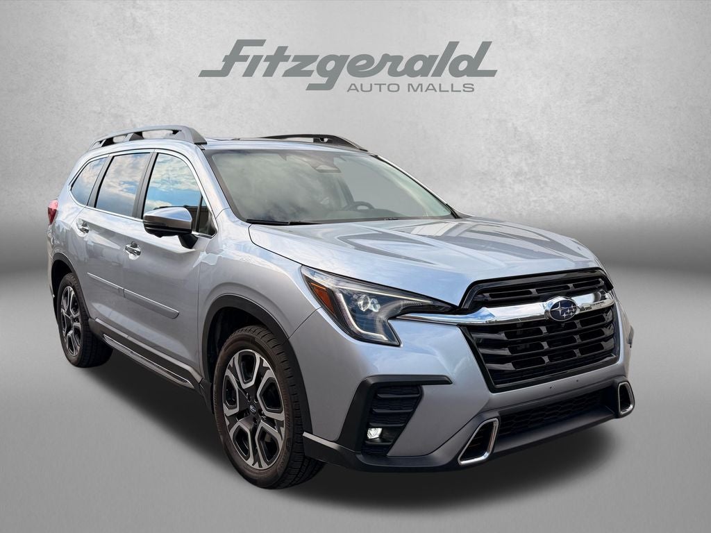 2023 Subaru Ascent Touring's photo