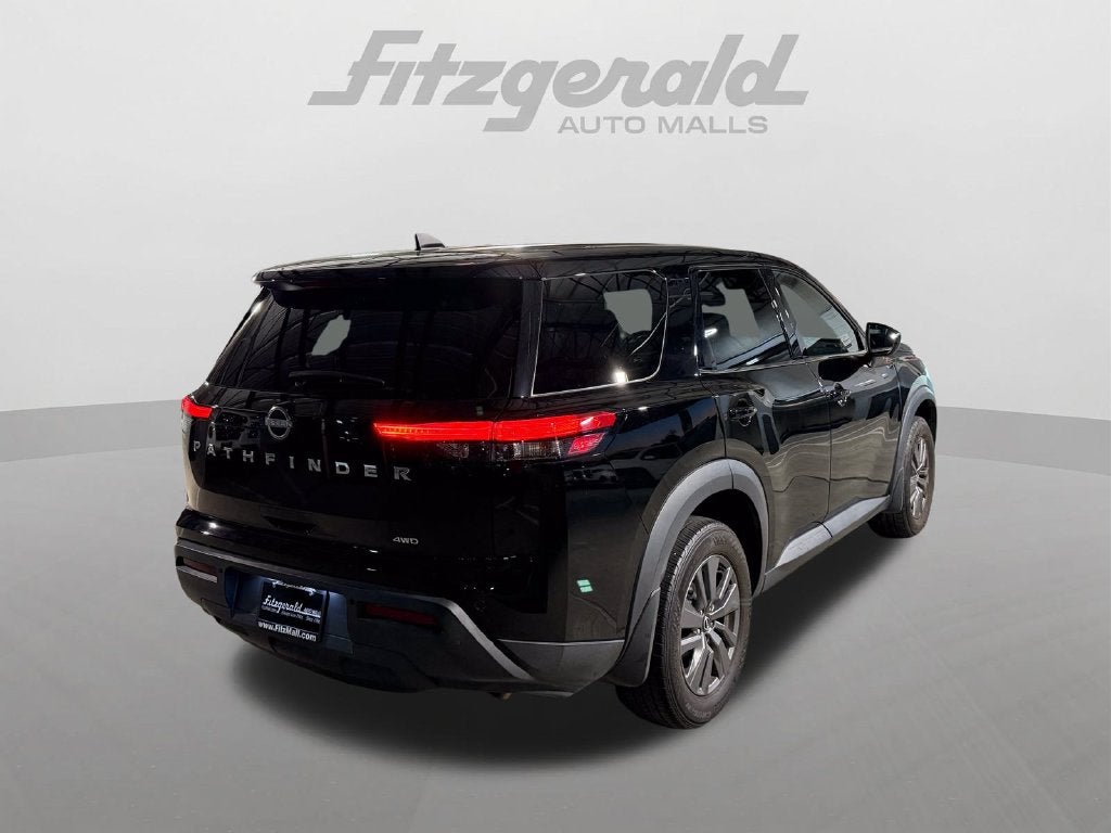 2024 Nissan Pathfinder S