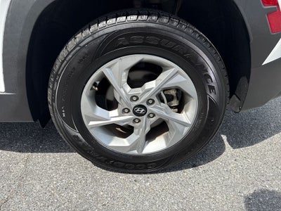 2023 Hyundai TUCSON SE