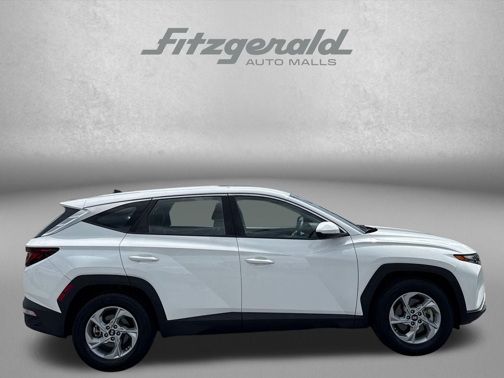 2023 Hyundai TUCSON SE