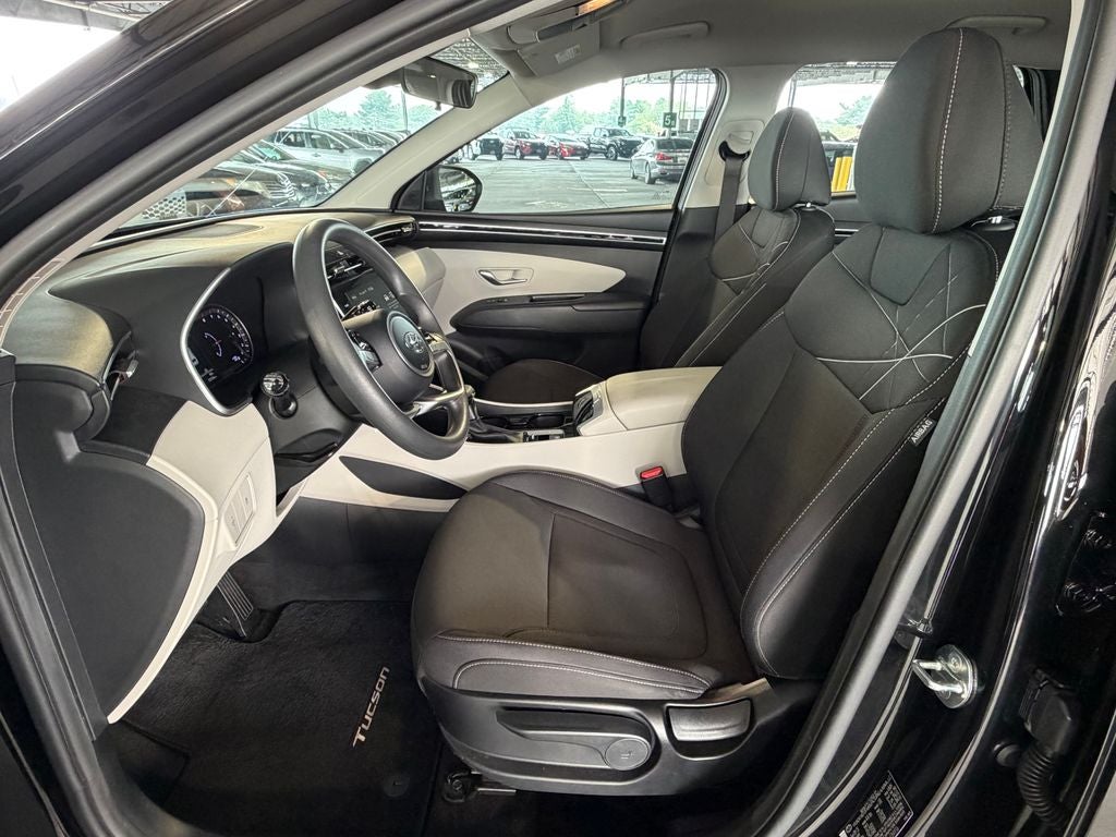 2023 Hyundai TUCSON SE