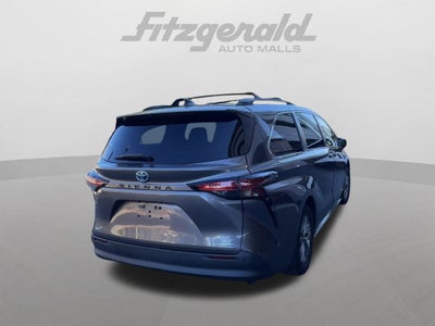 2021 Toyota Sienna XLE 7 Passenger