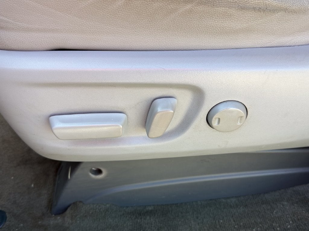 2017 Toyota Sienna XLE 8 Passenger