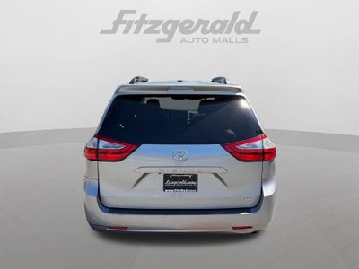 2017 Toyota Sienna XLE 8 Passenger