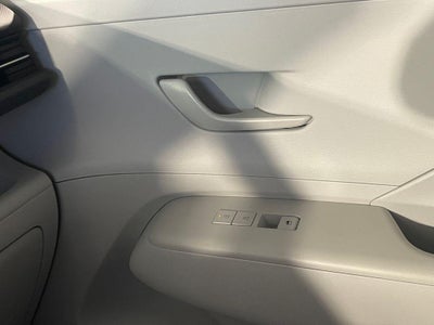 2026 Hyundai KONA SE FWD