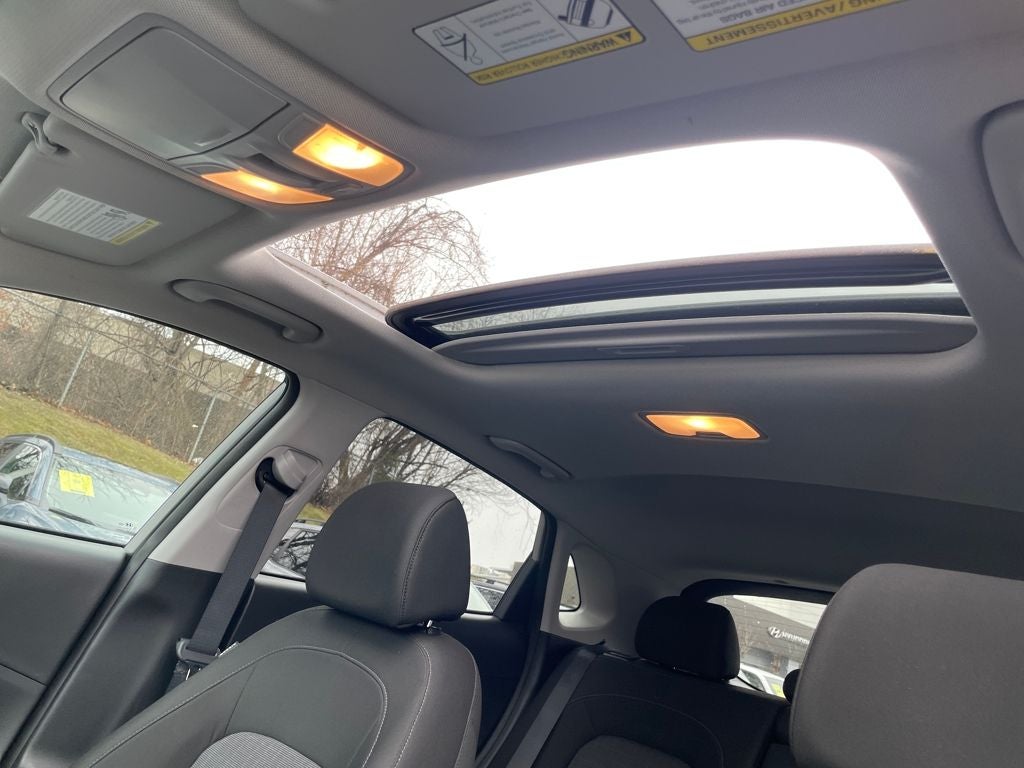 2022 Hyundai KONA SEL