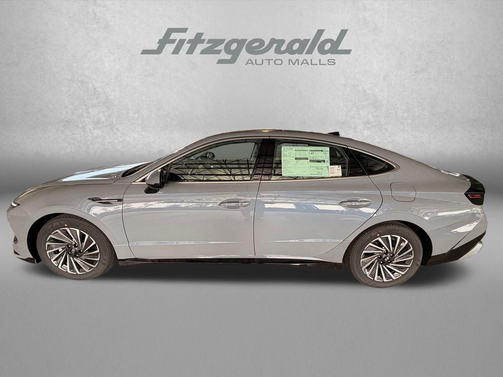 2026 Hyundai SONATA HYBRID SEL