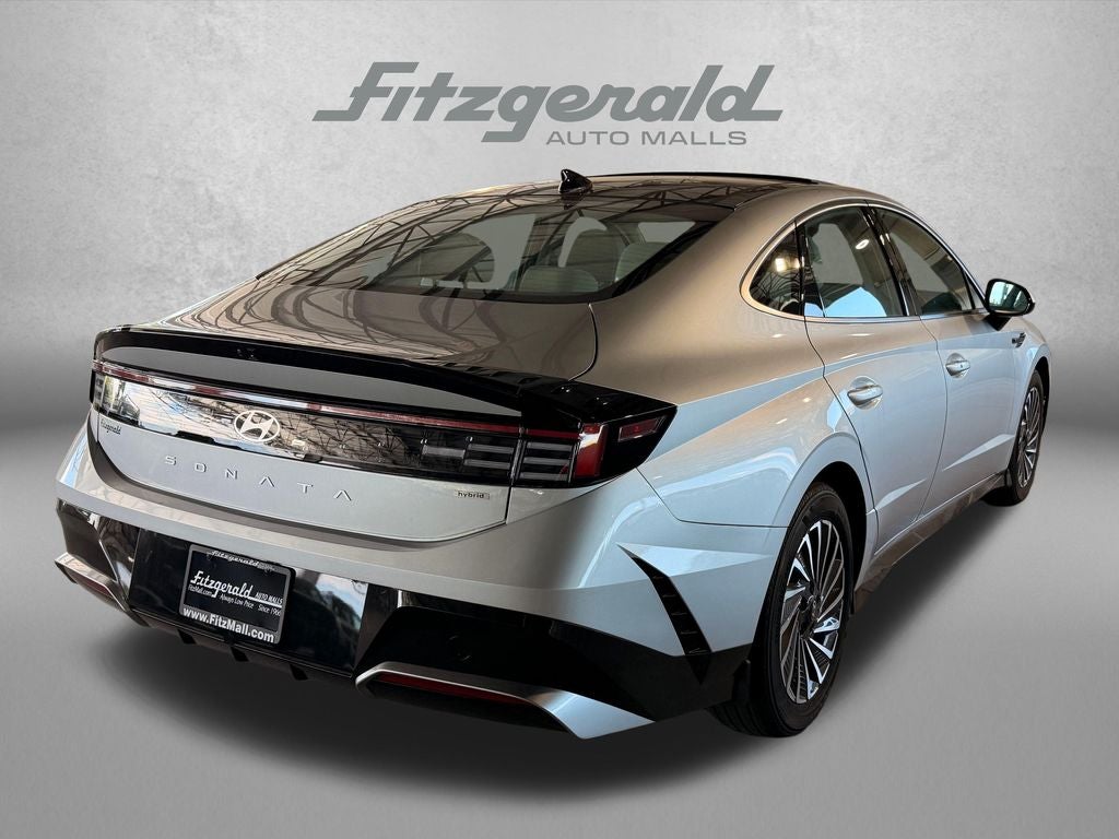 2026 Hyundai SONATA HYBRID SEL