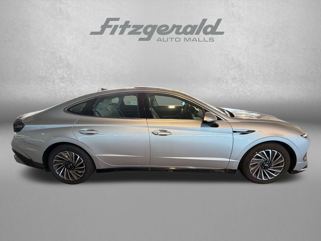 2026 Hyundai SONATA HYBRID SEL