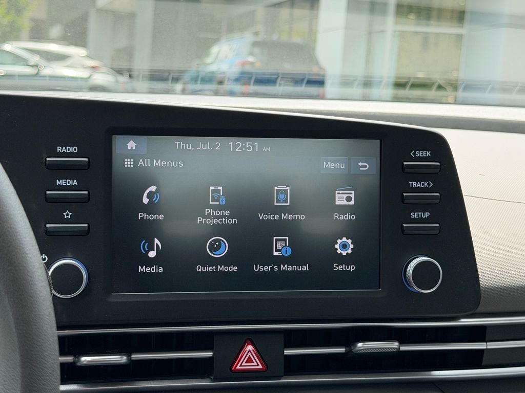 2024 Hyundai ELANTRA SE