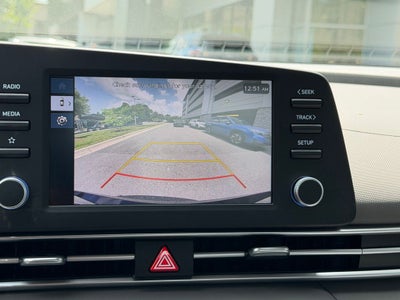 2024 Hyundai ELANTRA SE
