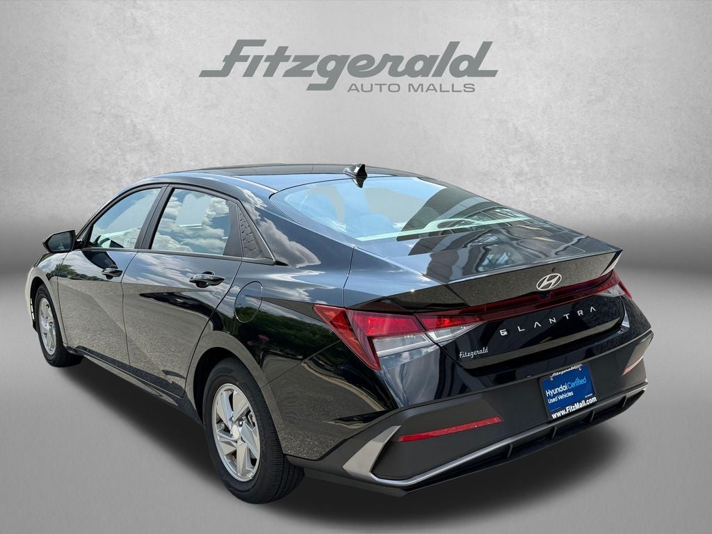 2024 Hyundai ELANTRA SE