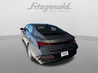 2025 Hyundai ELANTRA SE
