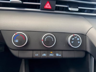 2025 Hyundai ELANTRA SE