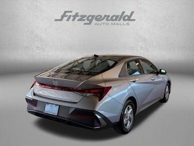 2025 Hyundai ELANTRA SE