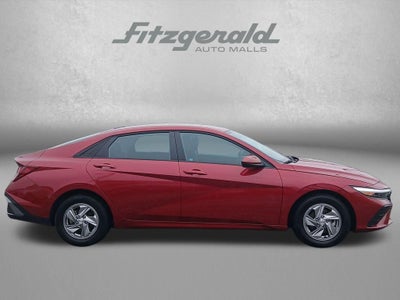 2025 Hyundai ELANTRA SE