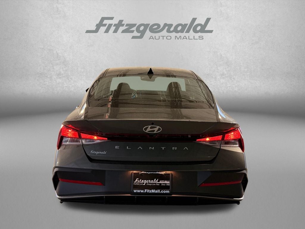 2026 Hyundai ELANTRA SE