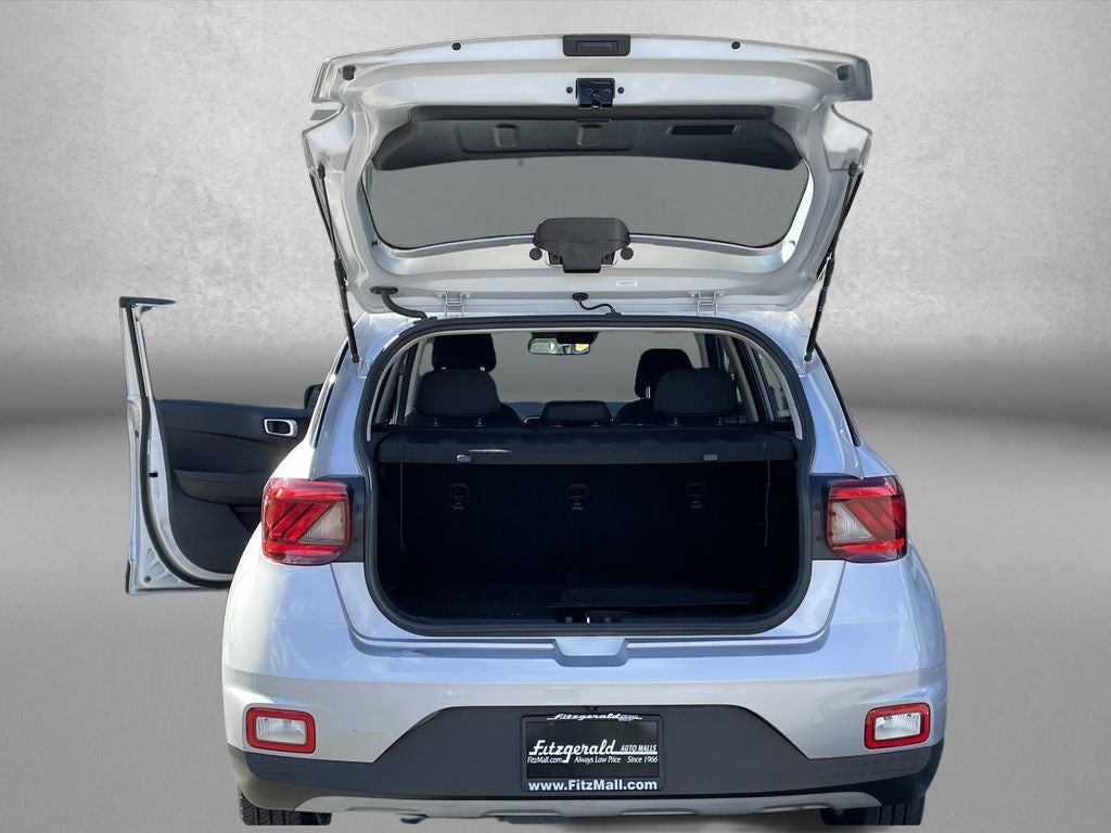 2022 Hyundai VENUE SE