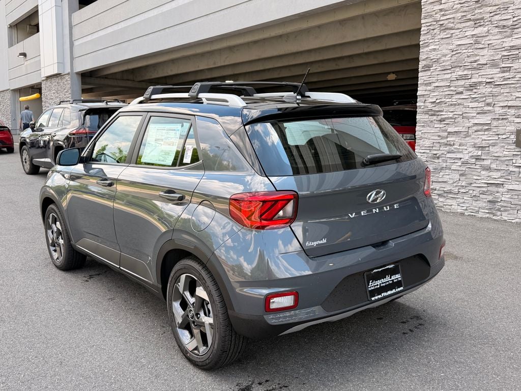 2026 Hyundai VENUE SEL W/Two-Tone Roof