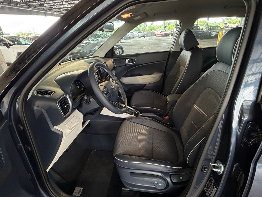 2026 Hyundai VENUE SEL W/Two-Tone Roof