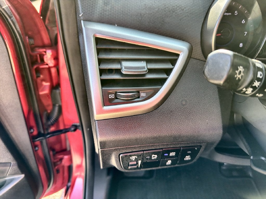 2015 Hyundai VELOSTER Base