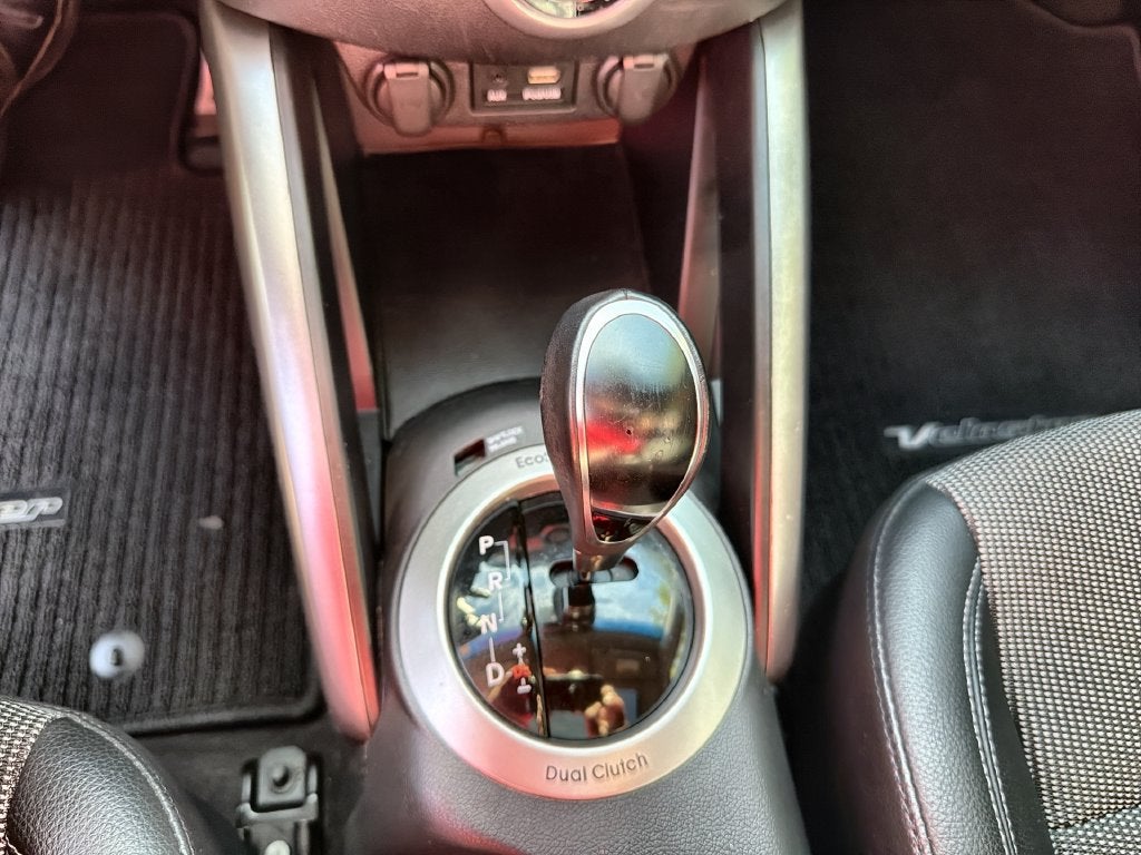 2015 Hyundai VELOSTER Base