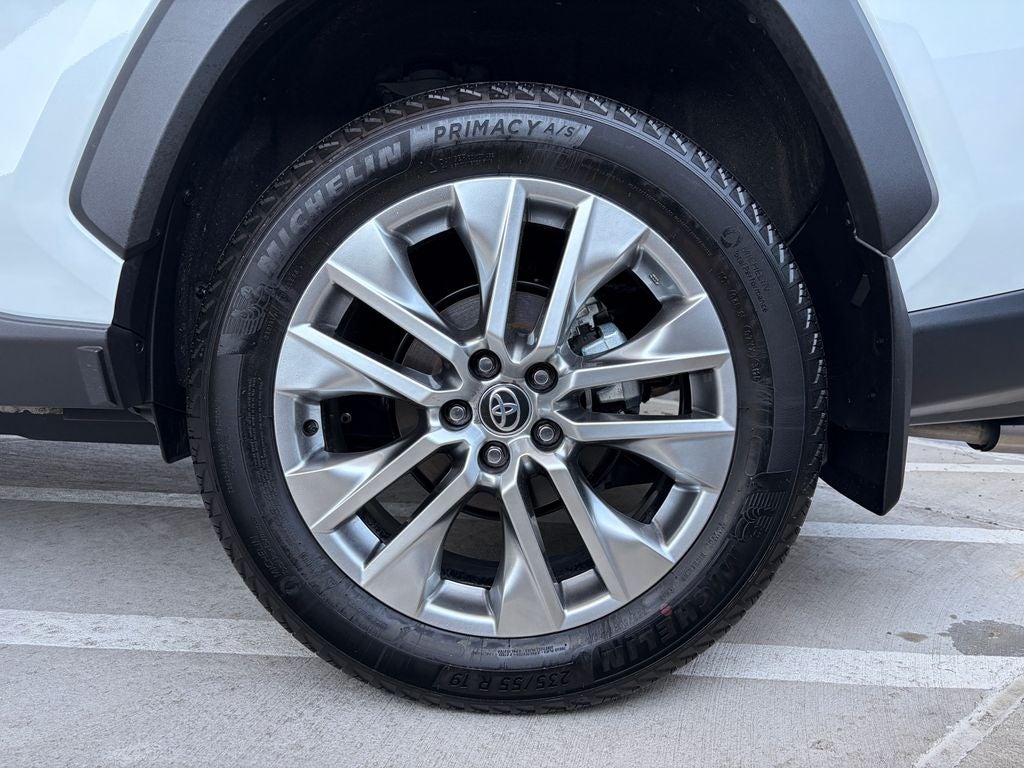 2025 Toyota RAV4 XLE Premium