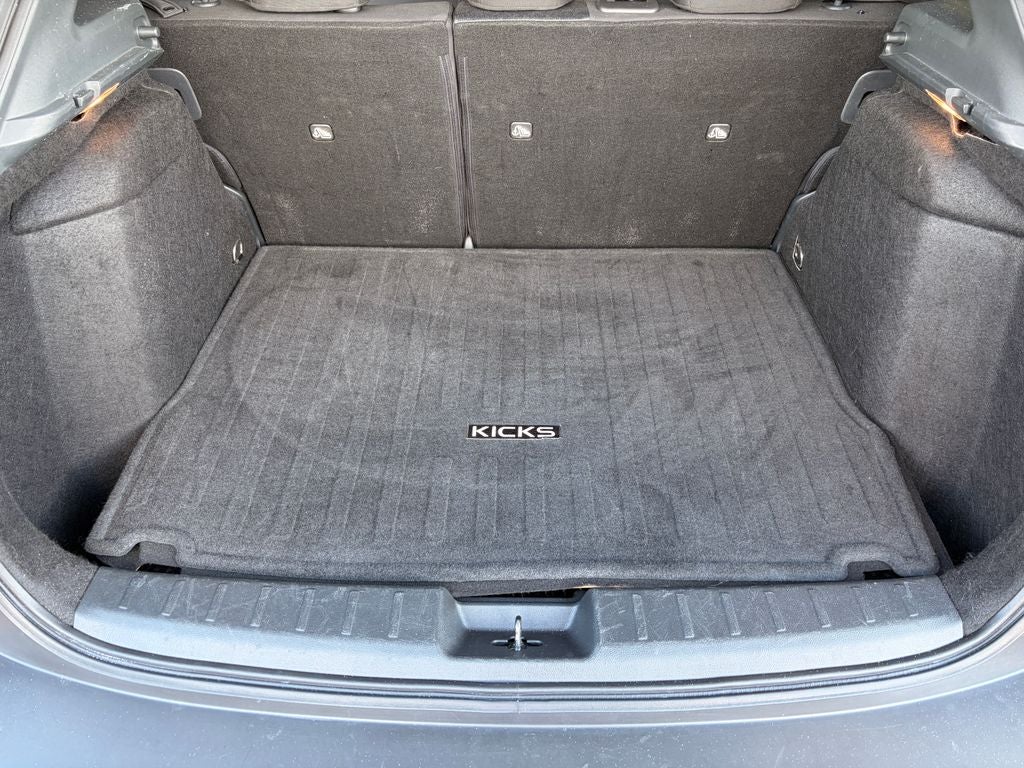 2025 Nissan Kicks MPV SV