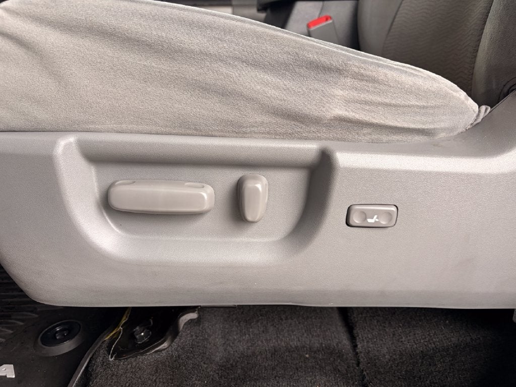 2017 Toyota Sequoia SR5 5.7L