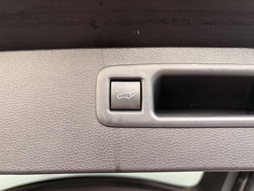 2025 Toyota Highlander Hybrid Platinum