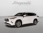 2025 Toyota Highlander Hybrid Platinum