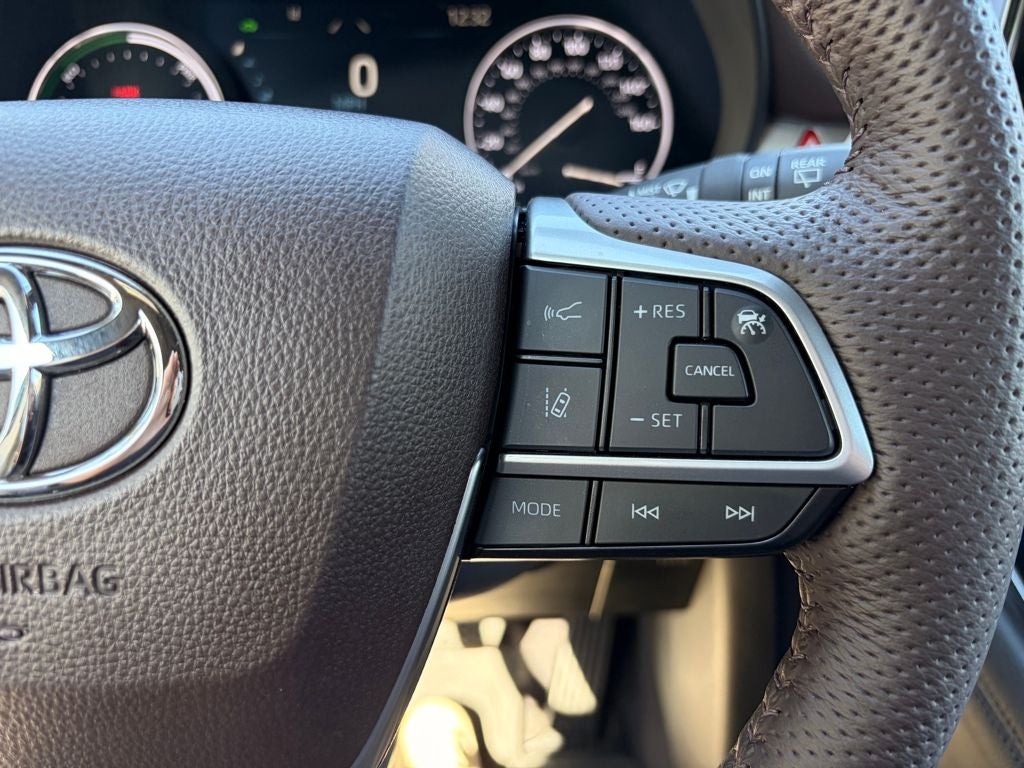 2024 Toyota SIENNA PLT AWD Platinum 7 Passenger