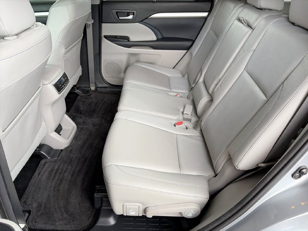 2014 Toyota HIGHLANDER XLE V6