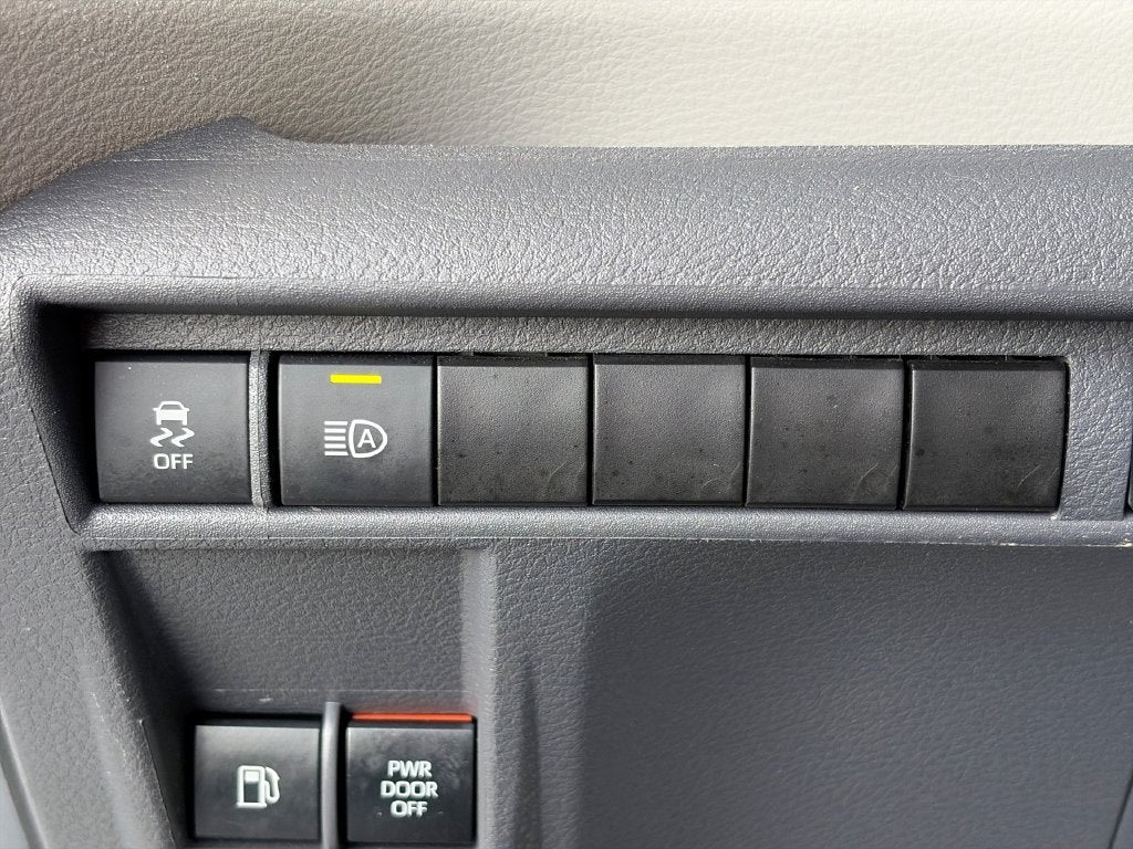2024 Toyota Sienna LE 8 Passenger