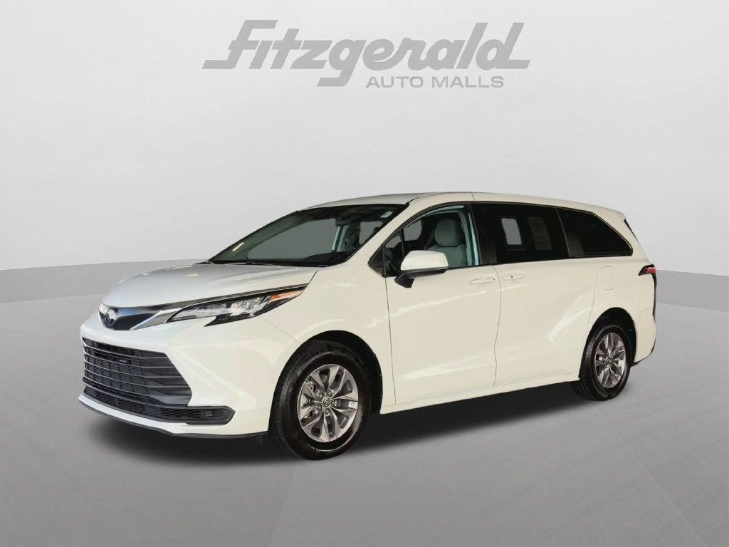 2024 Toyota Sienna LE 8 Passenger