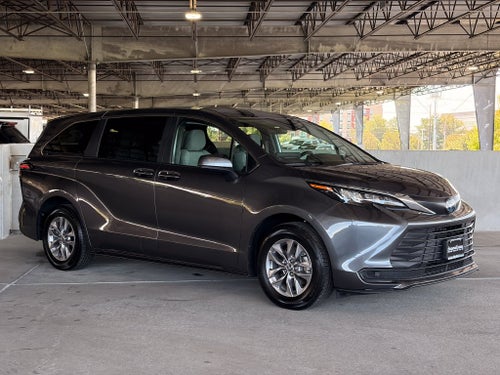 2025 Toyota Sienna LE 8 Passenger