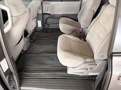 2017 Toyota SIENNA LE 3.5L LE 8 Passenger