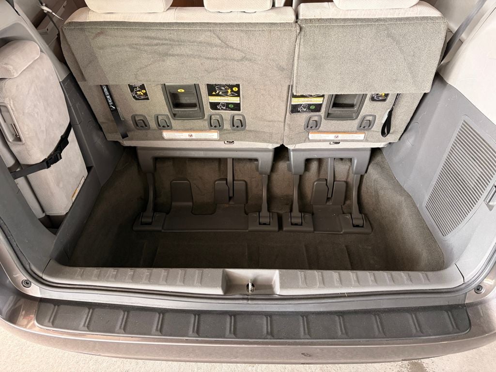 2017 Toyota SIENNA LE 3.5L LE 8 Passenger