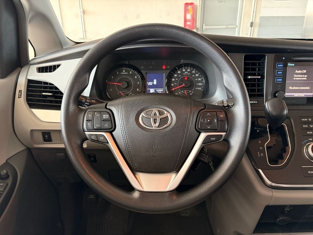 2017 Toyota SIENNA LE 3.5L LE 8 Passenger