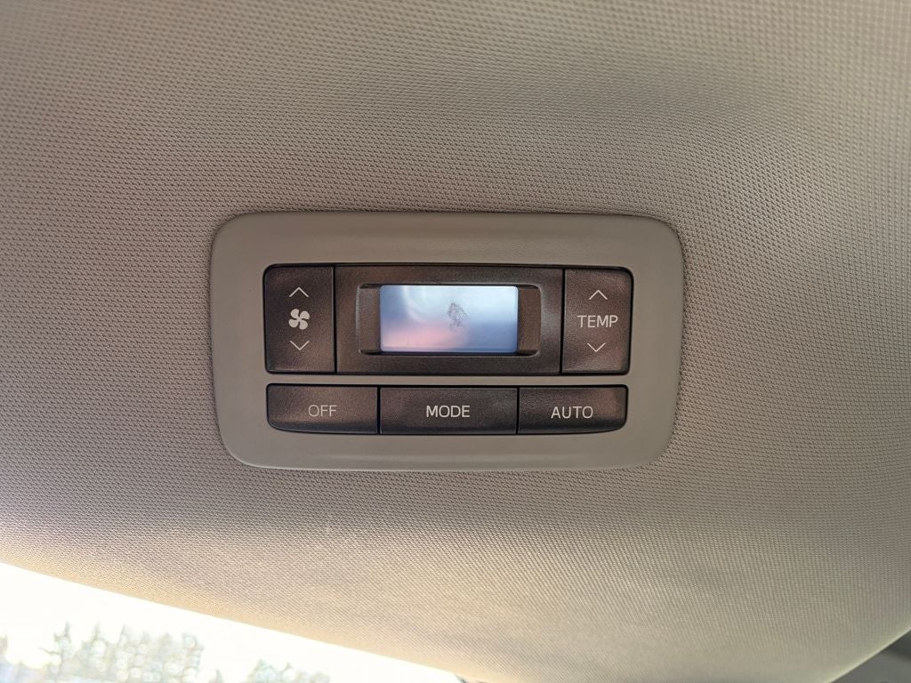 2017 Toyota SIENNA LE 3.5L LE 8 Passenger