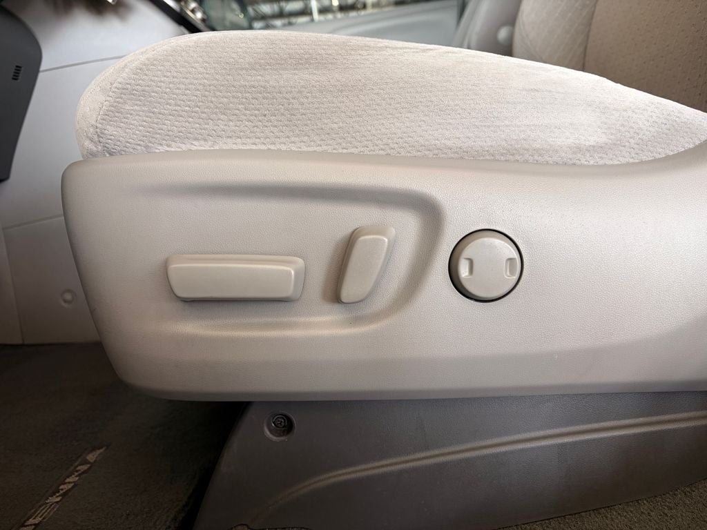 2017 Toyota SIENNA LE 3.5L LE 8 Passenger