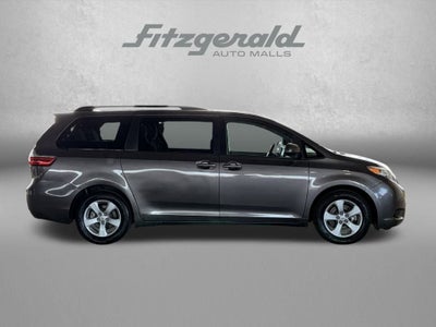 2017 Toyota SIENNA LE 3.5L LE 8 Passenger