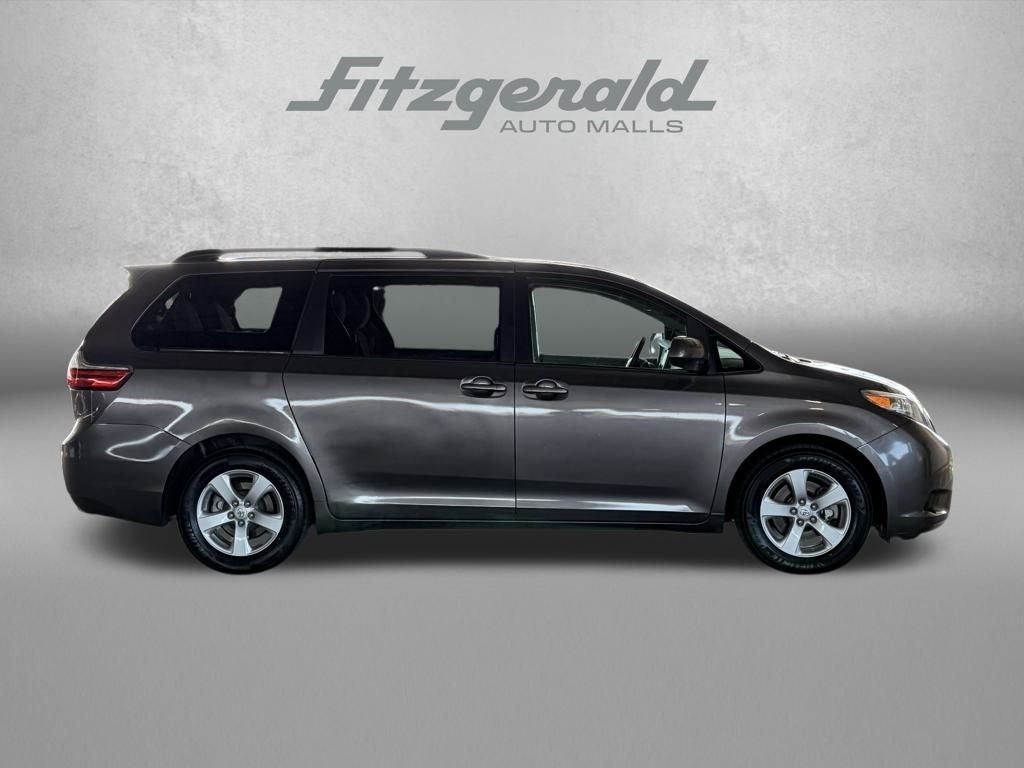 2017 Toyota SIENNA LE 3.5L LE 8 Passenger