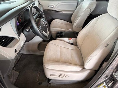 2017 Toyota SIENNA LE 3.5L LE 8 Passenger