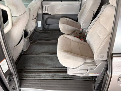 2017 Toyota SIENNA LE 3.5L LE 8 Passenger