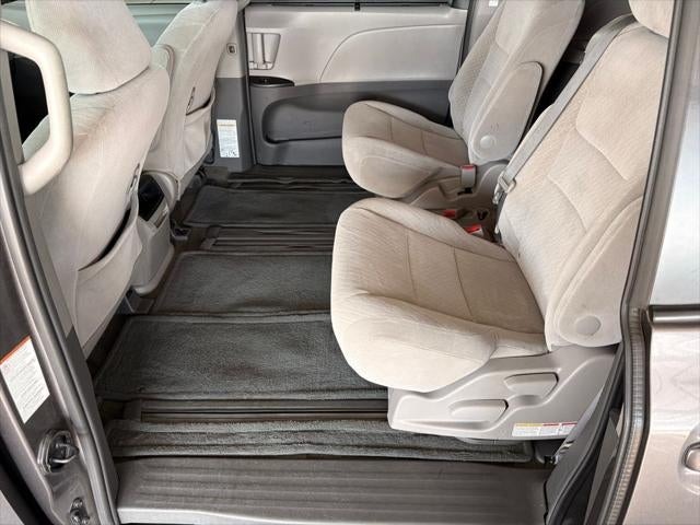 2017 Toyota SIENNA LE 3.5L LE 8 Passenger