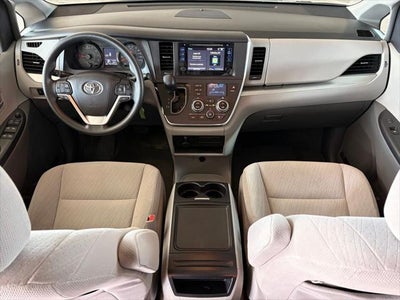 2017 Toyota SIENNA LE 3.5L LE 8 Passenger