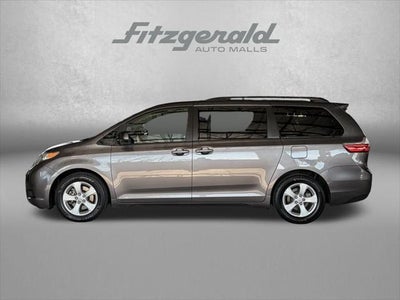2017 Toyota SIENNA LE 3.5L LE 8 Passenger
